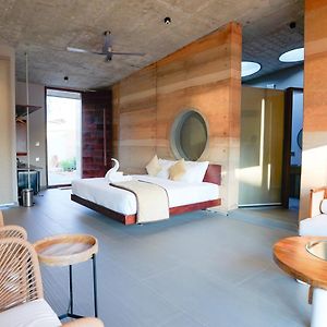 Zimmer mit Kingsize-Bett